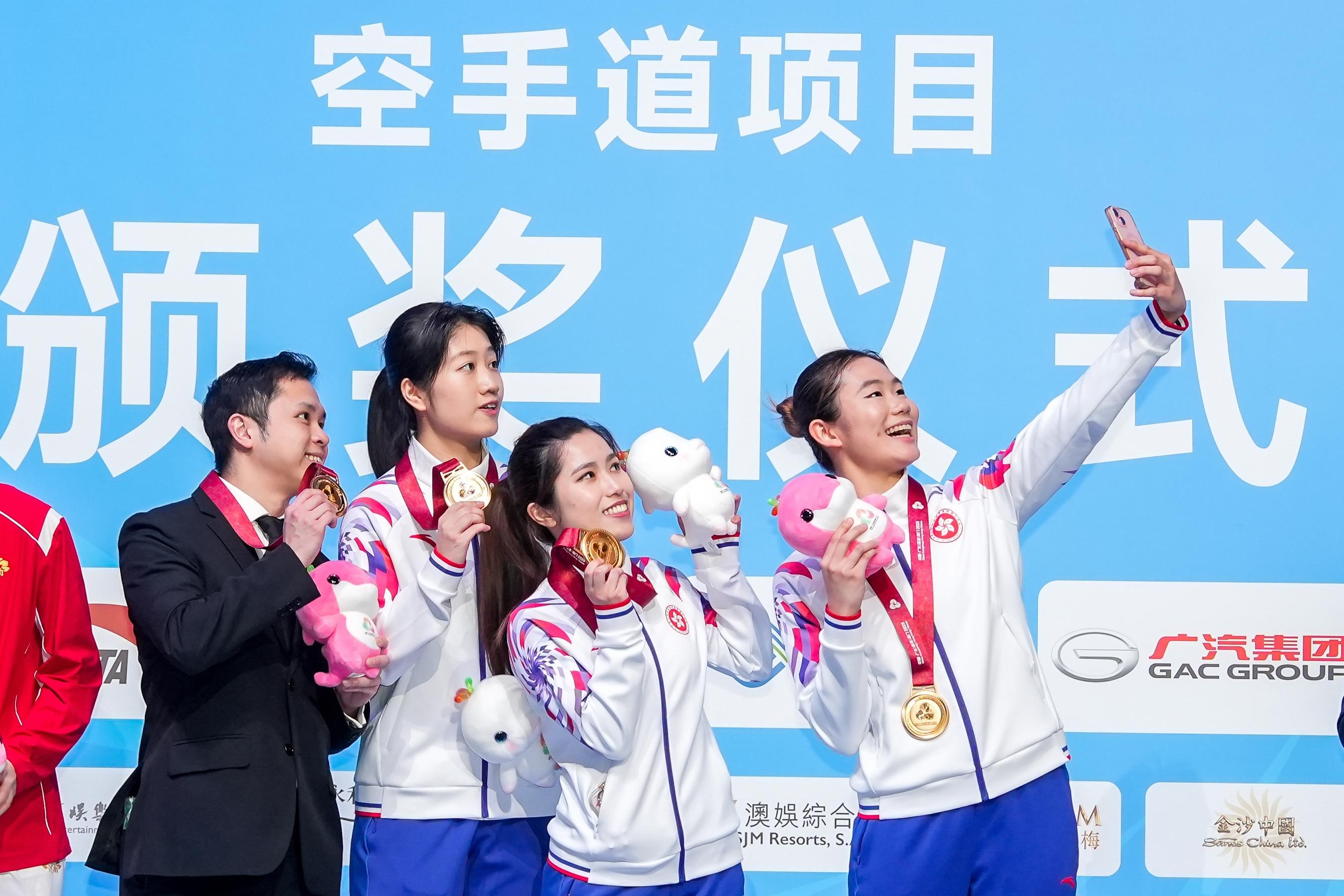 Chan Sakurako wins the gold medal.